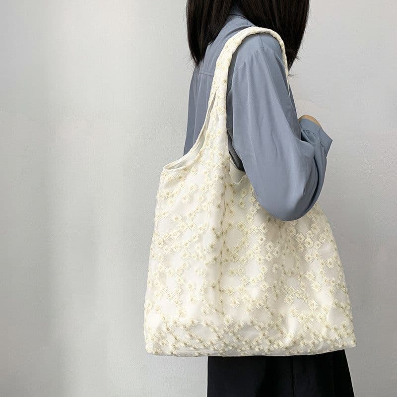 image-Embroidery Canvas Minimalism Flower Laced One-shoulder Bag