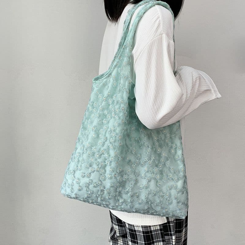 image-Embroidery Canvas Minimalism Flower Laced One-shoulder Bag