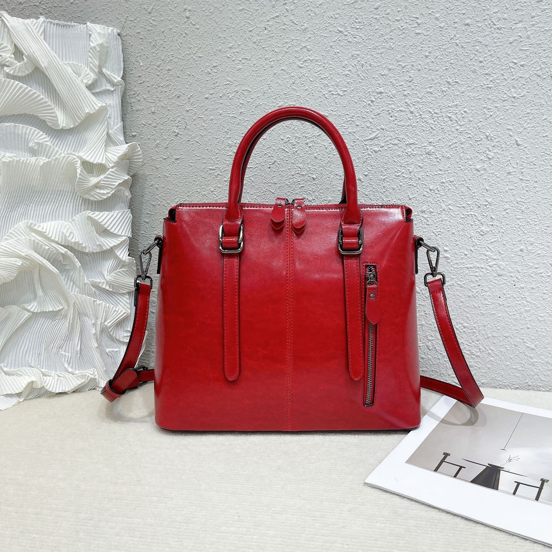 image-Large-capacity Bucket Retro Shoulder Messenger High-grade Tote Bag