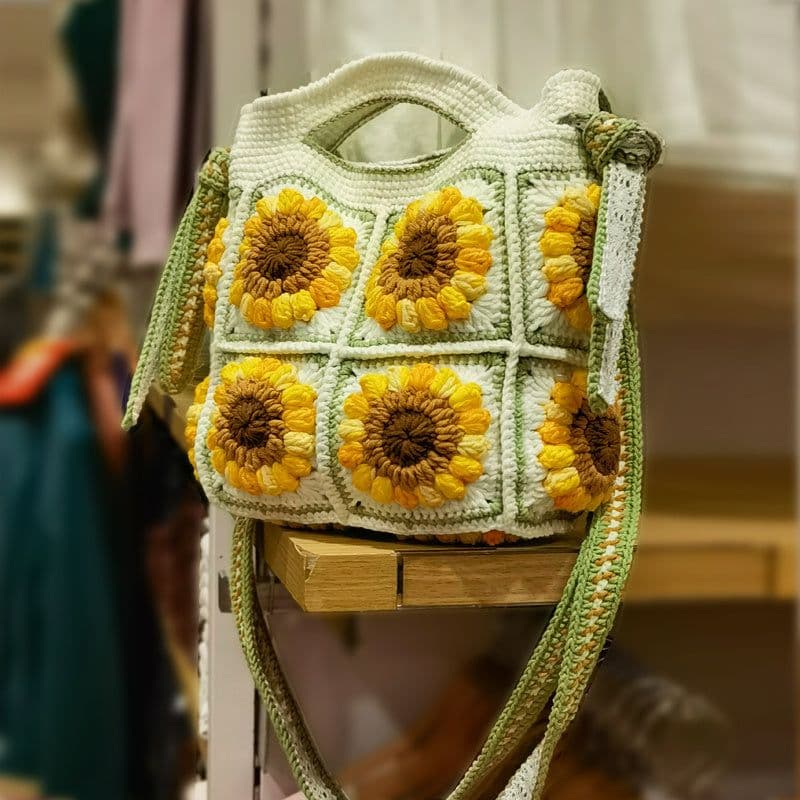 image-Wool Crocheted Hand-held Crossbody Dual-use Sweet Hand-woven Sunflower Women's Bag