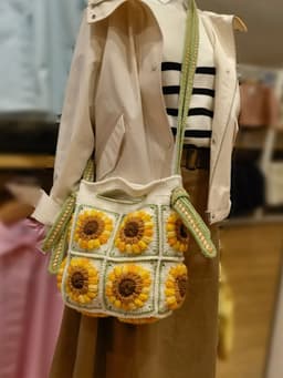image-Wool Crocheted Hand-held Crossbody Dual-use Sweet Hand-woven Sunflower Women's Bag