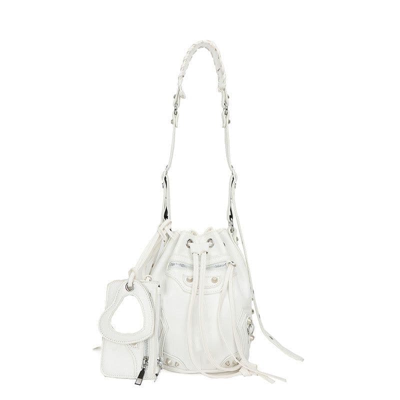image-Women's Messenger Bag Heavy Industry Rivets Trendy Pull-belt Fashion