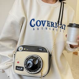 image-Women's Messenger Bag Fashionable Lip Letter Printing