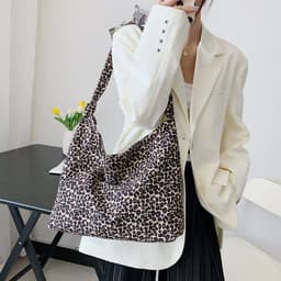 image-Women's Large-capacity Leopard Print Fashion Shoulder Bag