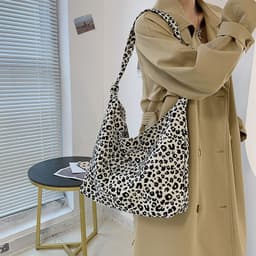 image-Women's Large-capacity Leopard Print Fashion Shoulder Bag