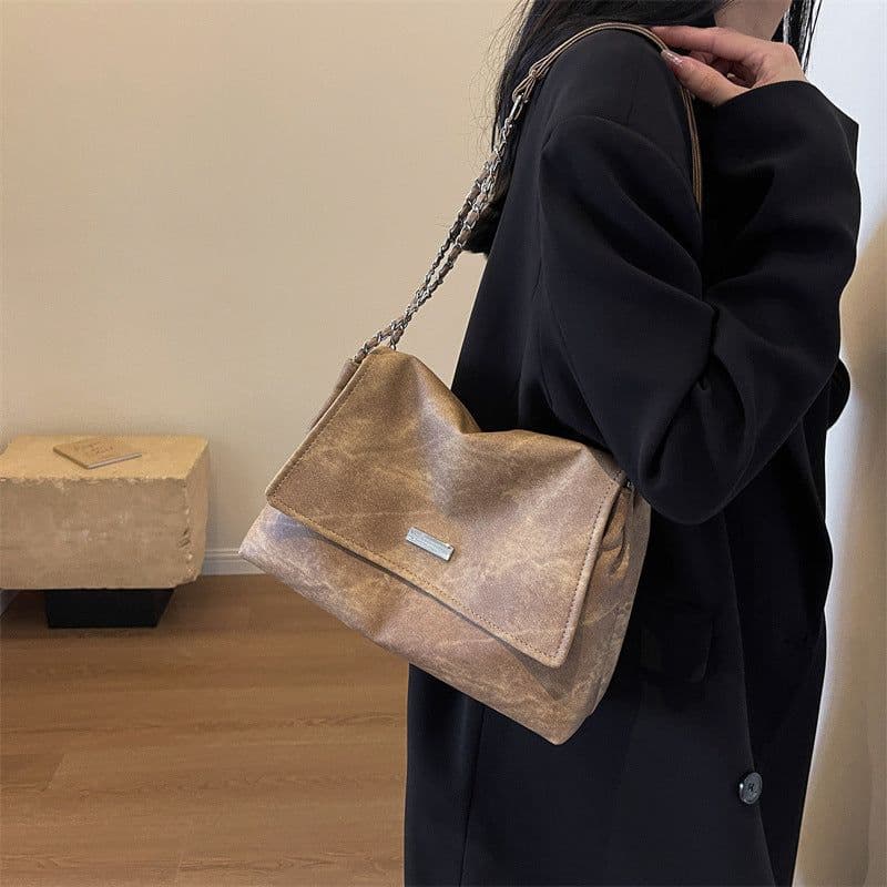 image-Texture Chain Shoulder Bag Crossbody Commuter Tote