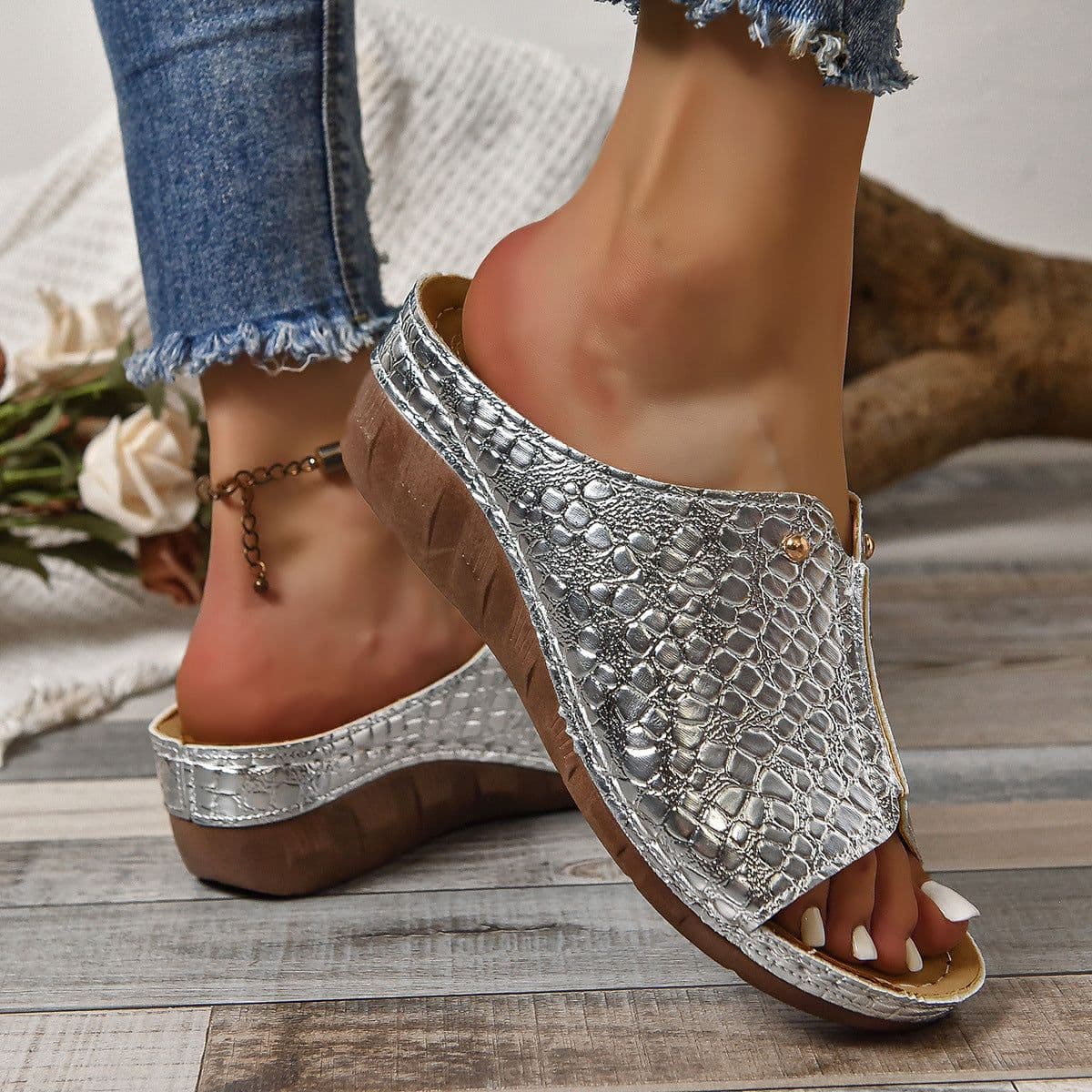 image-Fashion Crocodile-pattern Wedges Sandals Summer Outdoor Thick-soled Slippers Fish Mouth Shoes For Women