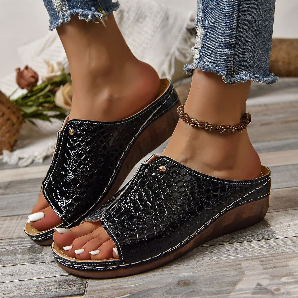 image-Fashion Crocodile-pattern Wedges Sandals Summer Outdoor Thick-soled Slippers Fish Mouth Shoes For Women