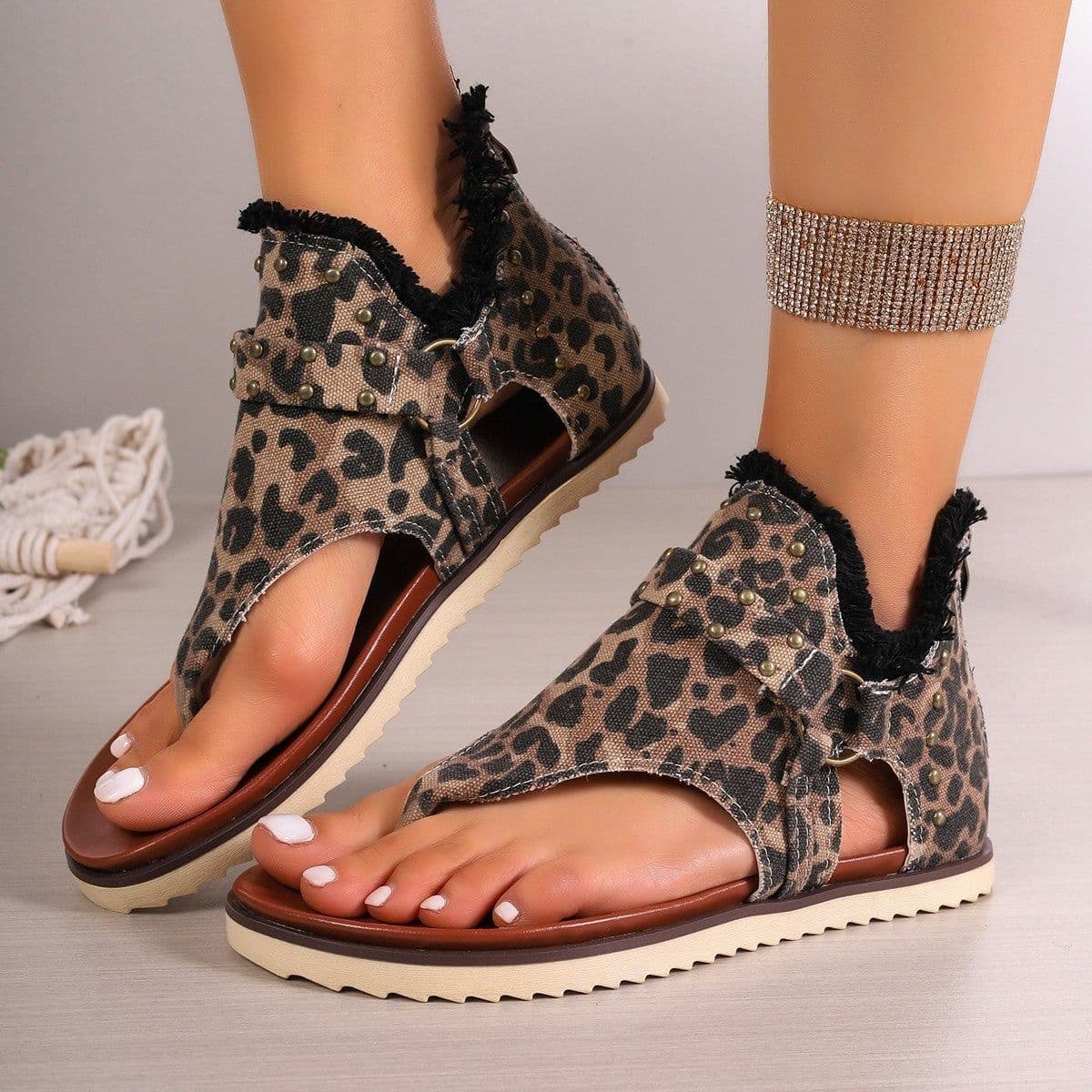 image-Denim Thong Sandals With Rear Zipper Summer Retro Beach Flat Shoes For Women