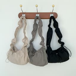 image-Pleated Armpit Cloud Simple Graceful Korean Style Shoulder Bag