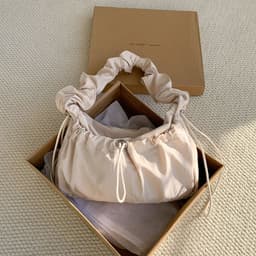 image-Pleated Armpit Cloud Simple Graceful Korean Style Shoulder Bag