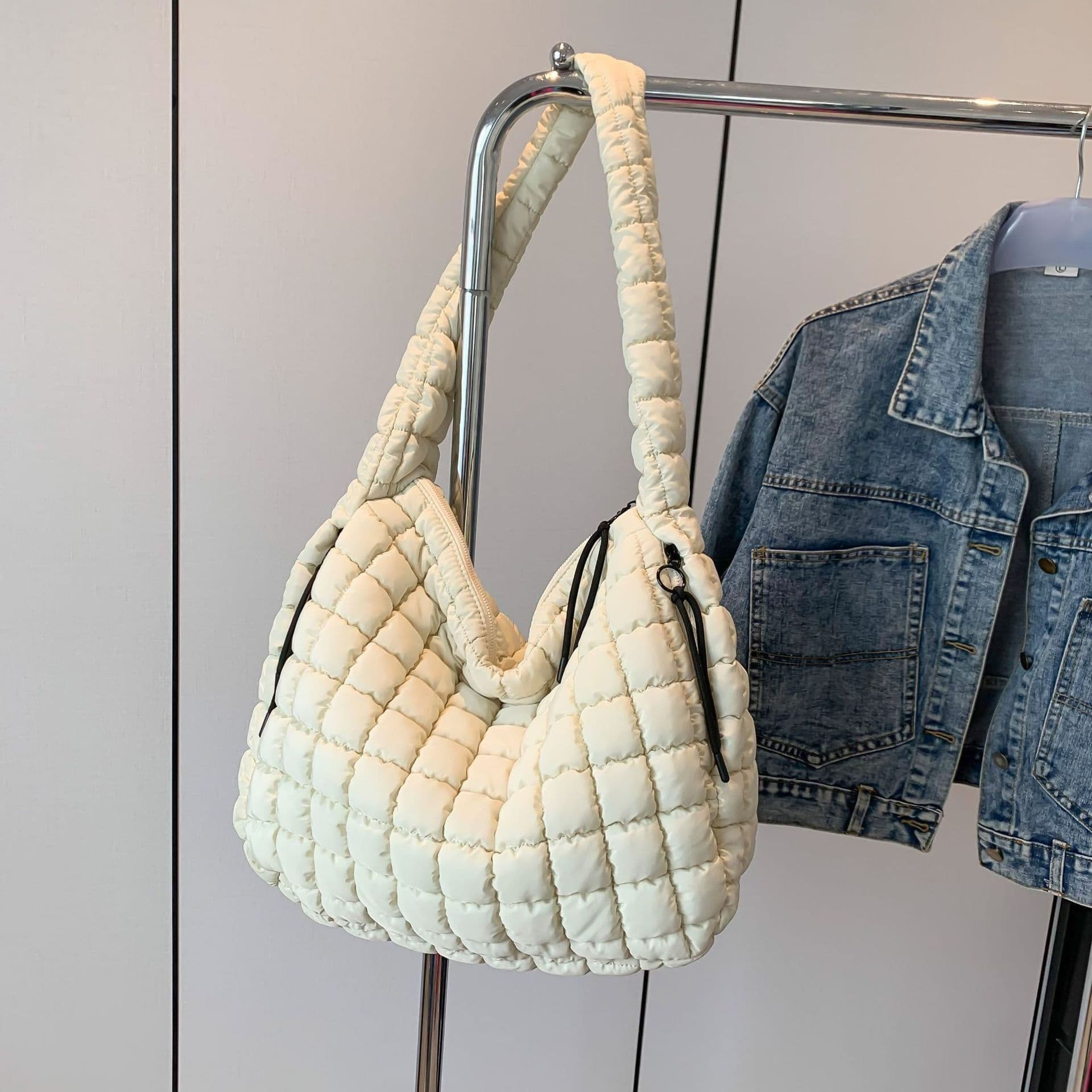 image-Women's Fashion Shoulder Crossbody Large Capacity Handbag Pleated Cloud Bag