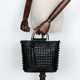 image-Women's Fashion Personalized Sheepskin Rivet Bag
