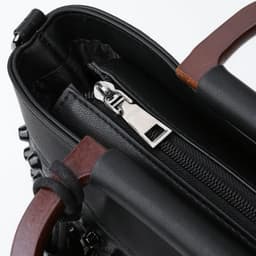 image-Women's Fashion Personalized Sheepskin Rivet Bag
