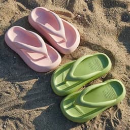 image-Solid Color Thick-soled Flip-flops Summer Indoor Outdoor Fashion Thong Sandals Casual Holiday Beach Shoes