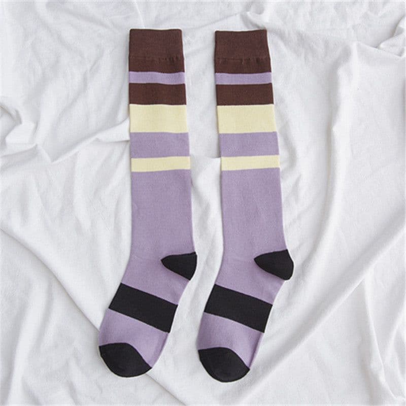 image-Contrasting color knee-length women's socks