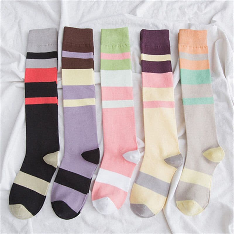 image-Contrasting color knee-length women's socks