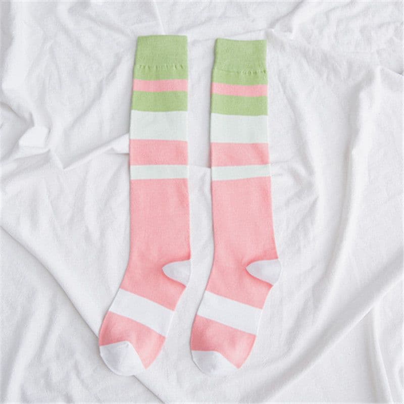 image-Contrasting color knee-length women's socks