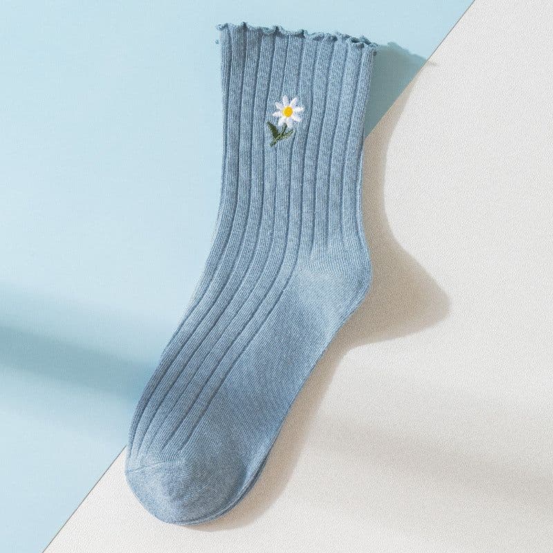 image-Japanese Cute Cotton Daisy Lace Pile Socks