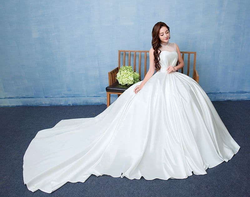 image-wedding dress bride married Korean version of the satin big tail studio wedding dress