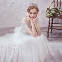 image-Bride Sen's simple atmosphere small tail gauze dress skirt