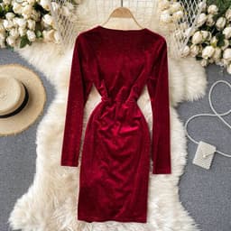 image-V-neck waist pack buttock gold velvet long sleeve skirt