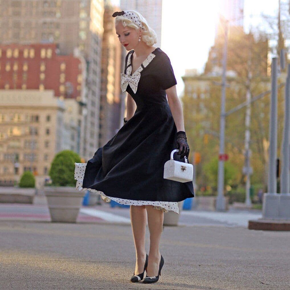 image-Little Black Niche Contrast Color Stitching Dress