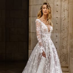 image-Wedding Dress Sexy Lace Long Sleeve Dress Evening Dress