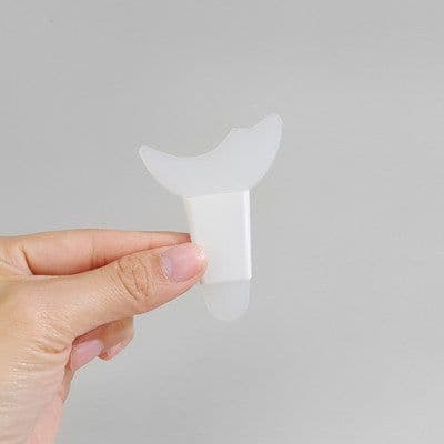image-Eyelash Eyeliner Stencil Model Eye Mascara Comb Stencil Model Beginner Eye Makeup Helper Applicator Guide Card Tool Easy Wash
