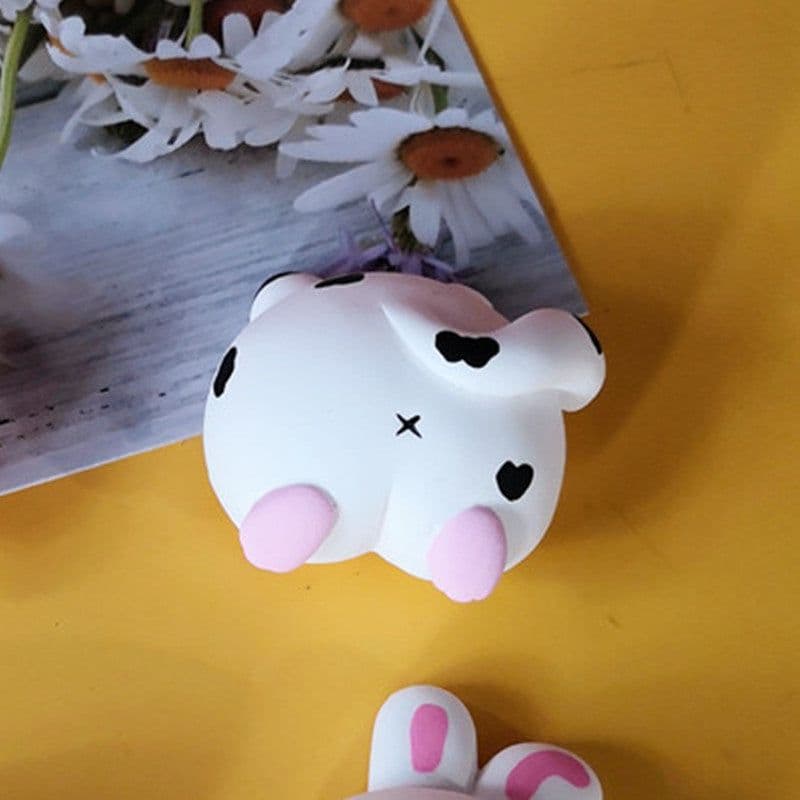 image-Car Aromatherapy Car Air Conditioning Air Outlet Clip Car Interior Decoration Perfume