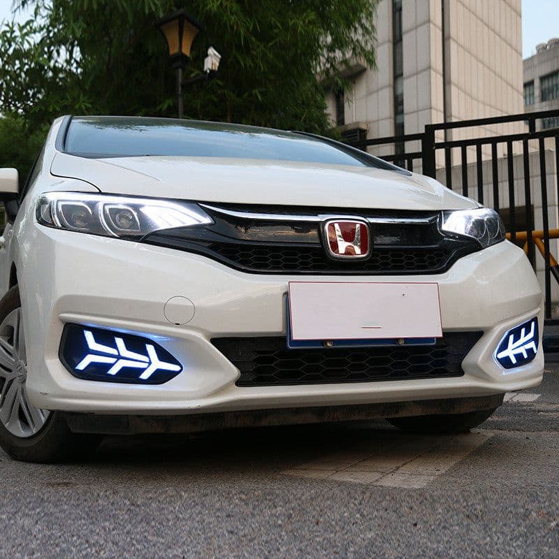 image-Car modified two-color daytime running lights