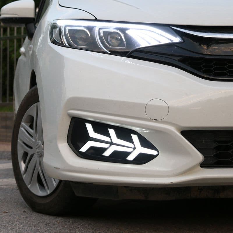 image-Car modified two-color daytime running lights