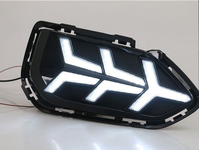 image-Car modified two-color daytime running lights