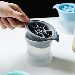 image-Silicone Ice Tray Ice Box To Make Big Ice Hockey Artifact