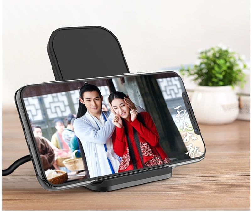 image-Put On The Desktop And Charge The Wireless Charger At Any Time