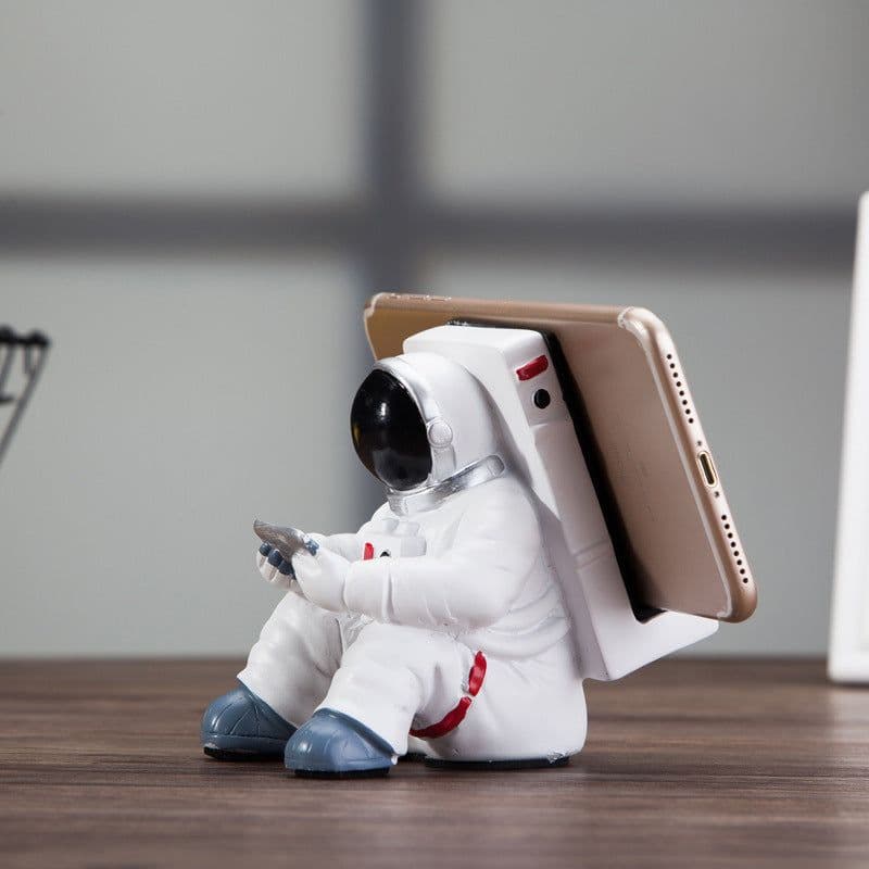 image-Simple Astronaut Mobile Phone Stand Student Desktop Holder Cute Spaceman Cell Phone Holder Creative Gift Small Desk Decoration