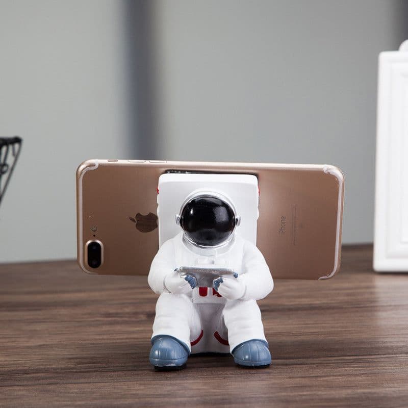 image-Simple Astronaut Mobile Phone Stand Student Desktop Holder Cute Spaceman Cell Phone Holder Creative Gift Small Desk Decoration