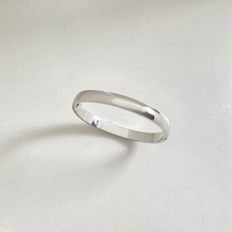 image-Retro Minimalistic Buckle Simple Bracelet Gold Bracelet
