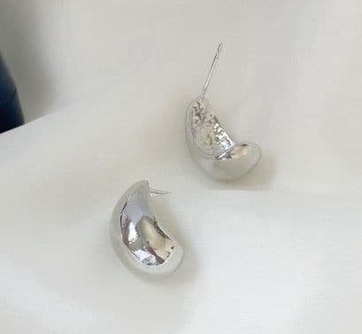 image-Metal Water Drop Earrings With A Sense Of Niche Luxury
