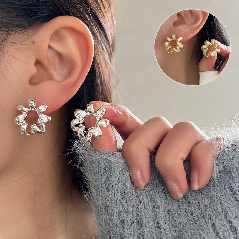image-Fashion Jewelry Trendy Circle Twists Stud Earring For Women Simple Temperament Hyperbole Gold Color Ear Daily Wear Jewelry Party Gifts
