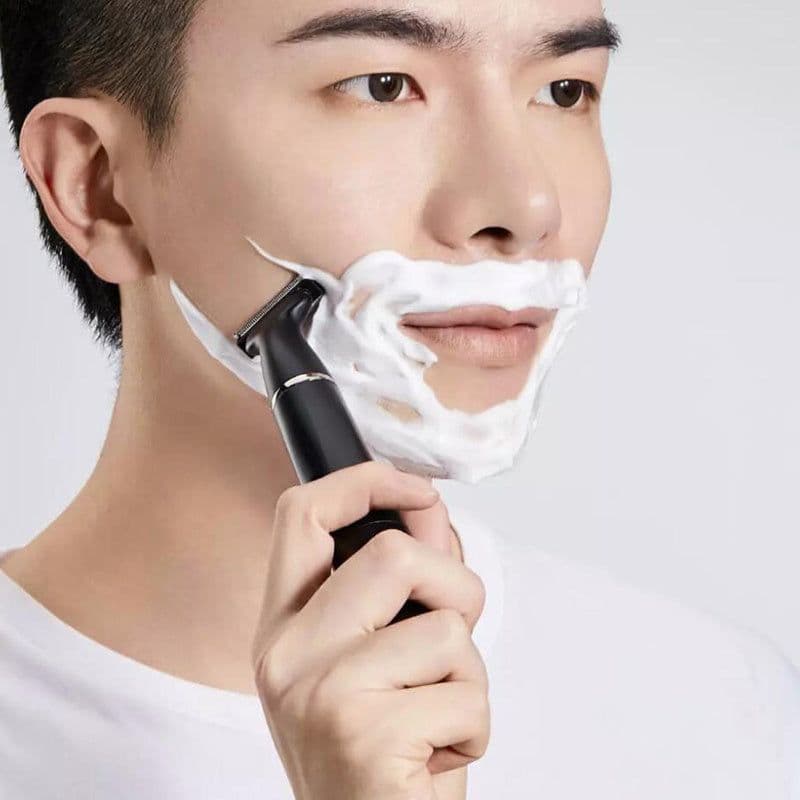 image-Wet And Dry Eyebrow Trimmer For Body, Leg And Armpit Hair