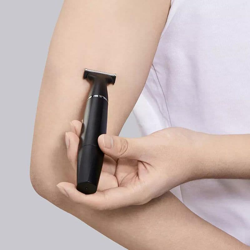 image-Wet And Dry Eyebrow Trimmer For Body, Leg And Armpit Hair