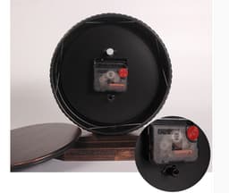 image-Living Room Creative Ornaments Sitting Clock American Clock
