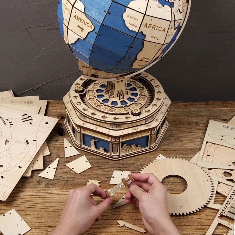 image-Robotime Globe Earth 567pcs 3D Wooden Puzzle Games Ocean Map Ball Assemble Model Toys Xms Gift for Children Boys Dropshipping