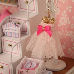 image-1 Unidades Artesanía BRICOLAJE para Niños Juguetes Sueño Ángulo de Miniaturas de Muñecas Hechas A Mano Modelo de Ensamblaje De Madera Con Muebles Regalo de La Muchacha