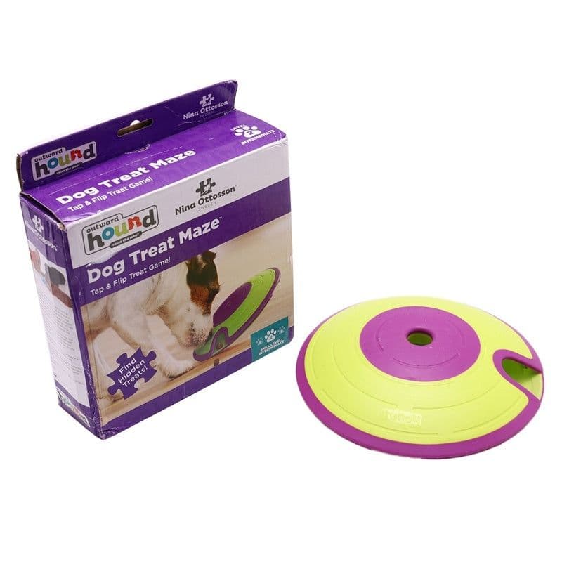image-Mysterious Flying Saucer Spilled Food Pet Slow Food Spilled Ball Toy