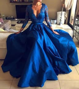 image-Lace V-neck Evening Dress With Large Swing Dress