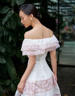 image-High Waist Slim And Fluffy White One-piece Dress