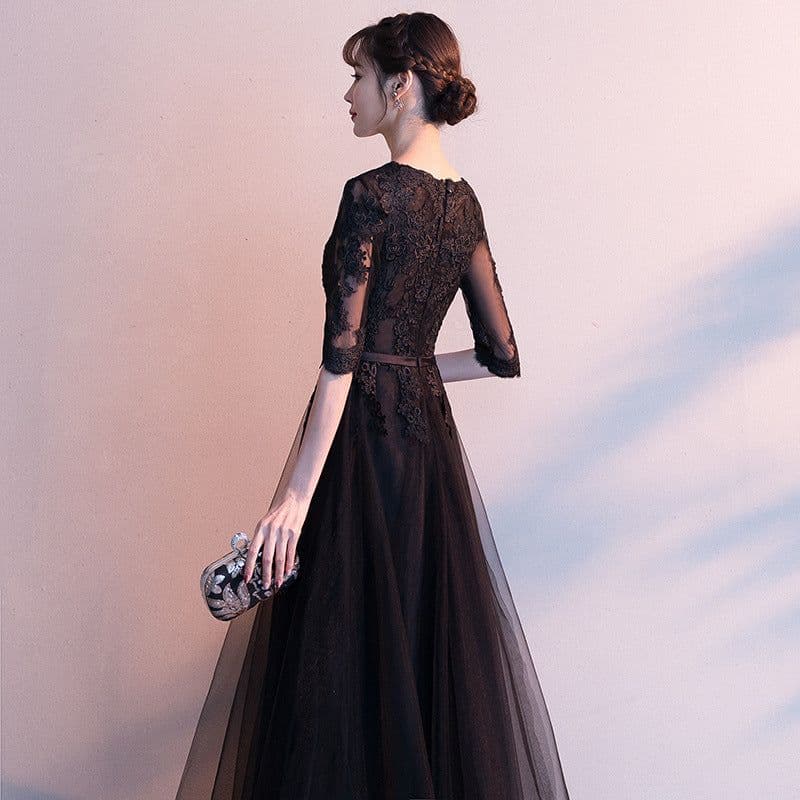 image-Banquet Elegant Long Black Ladies Annual Meeting Dress