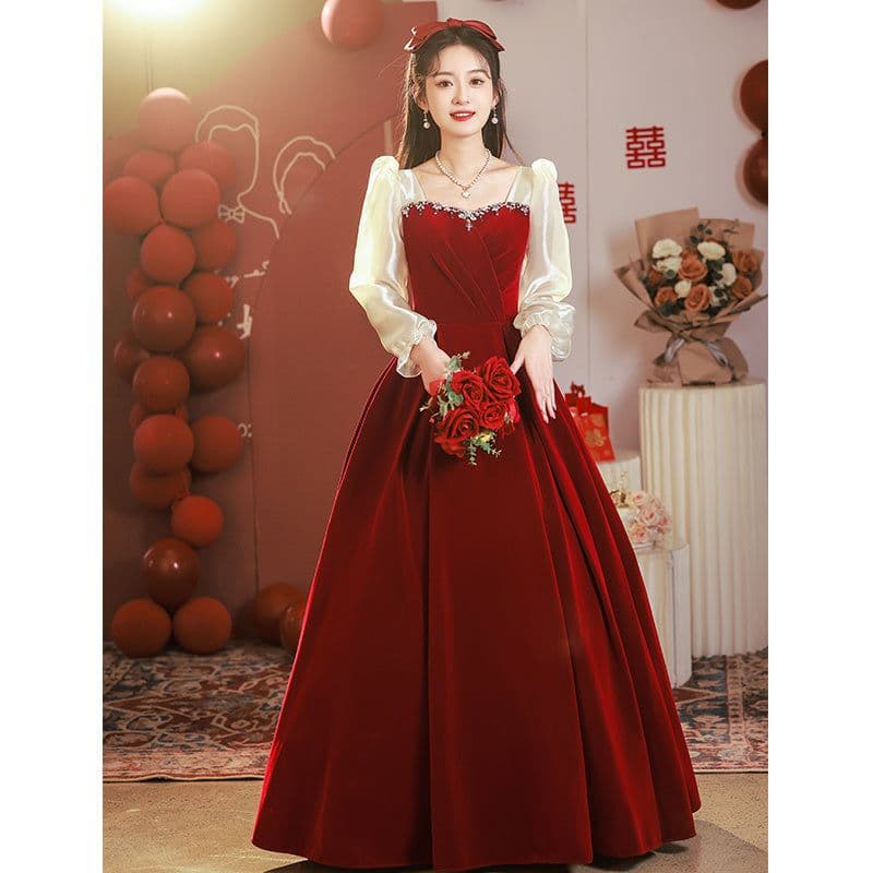 image-Atmospheric Red Long-sleeved Senior Evening Dress Woman